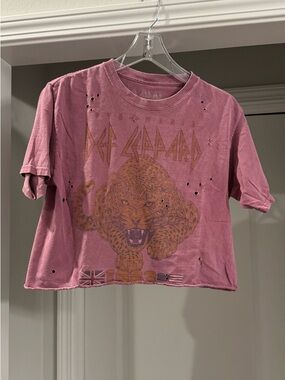Pink Cheetah Graphic Cropped Woman’s Tee